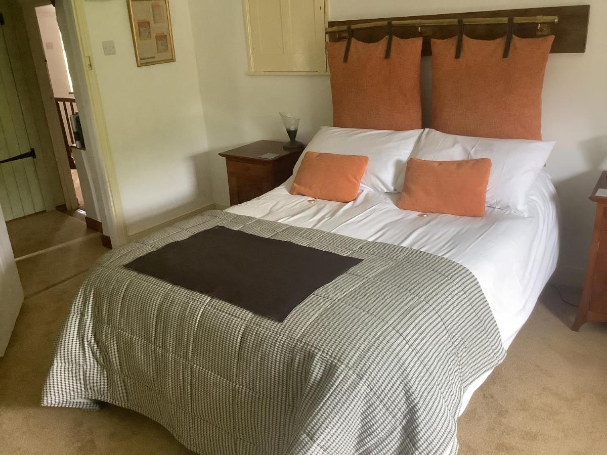 Bed and Breakfast Bwthyn Cudd Уэстбери Экстерьер фото
