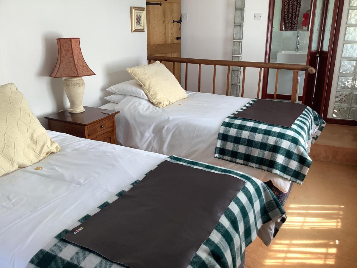 Bed and Breakfast Bwthyn Cudd Уэстбери Экстерьер фото